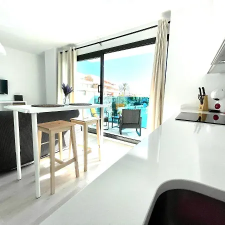 Lovely With Pool In Fuengirola Mijas Costa Apartamento